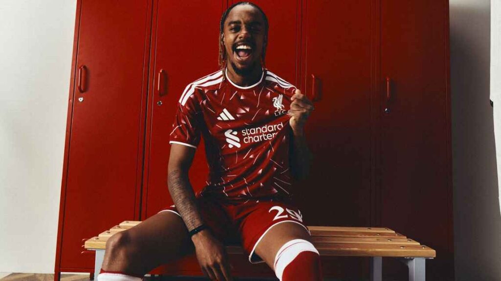 Liverpool concretó uno de los fichajes más importantes de la Premier League con el francés Bradley Barcola