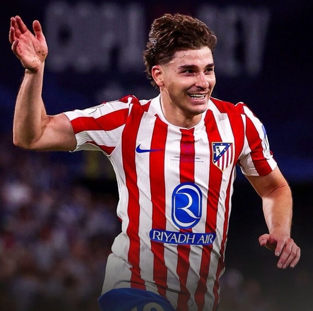 Barcelona hizo todo lo posible por quitarle a Julián Álvarez al Atlético pero al final no pudo concretar el fichaje
