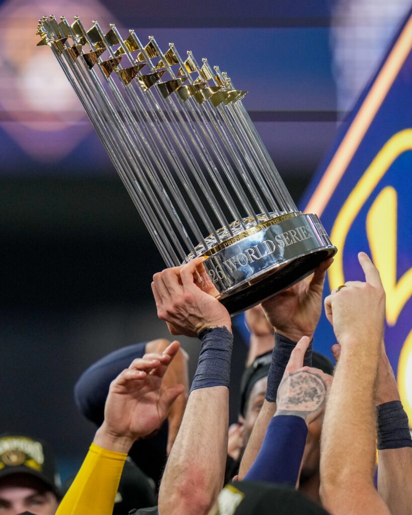 Los Brewers dominaron a los Rays en la Serie Mundial y se coronaron a domicilio en 5 partidos