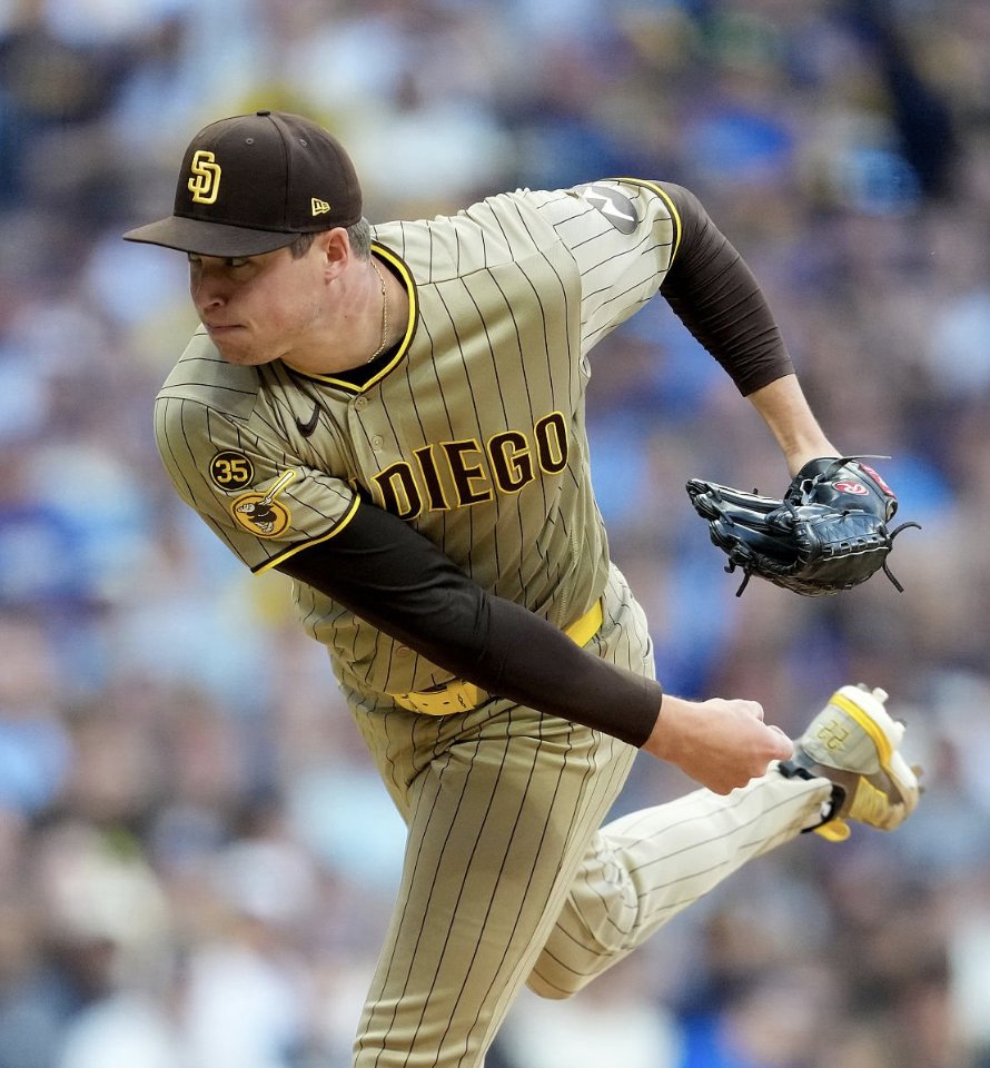 Mason Miller recibió un jonrón y dos carreras en apenas dos tercios de inning en la derrota de los Padres