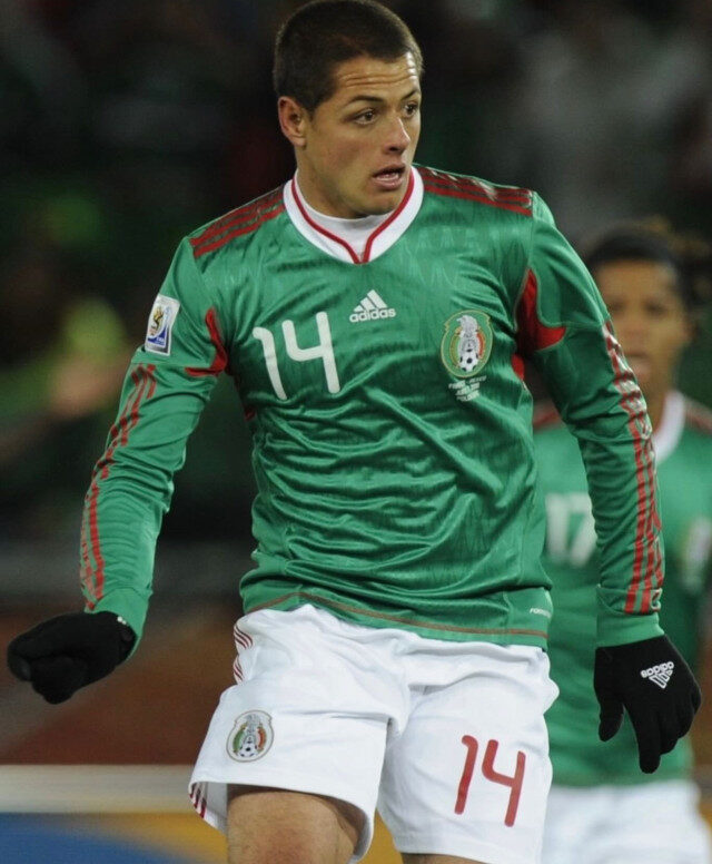 México presentó un modelo denominado Caballero Águila para el Mundial 2010